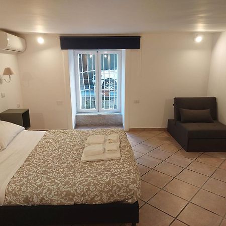 Amedeo Square Bed & Breakfast Napoli Bagian luar foto