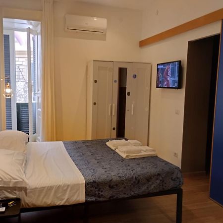 Amedeo Square Bed & Breakfast Napoli Bagian luar foto