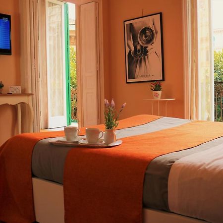 Amedeo Square Bed & Breakfast Napoli Bagian luar foto