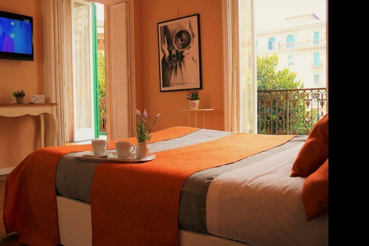 Amedeo Square Bed & Breakfast Napoli Bagian luar foto