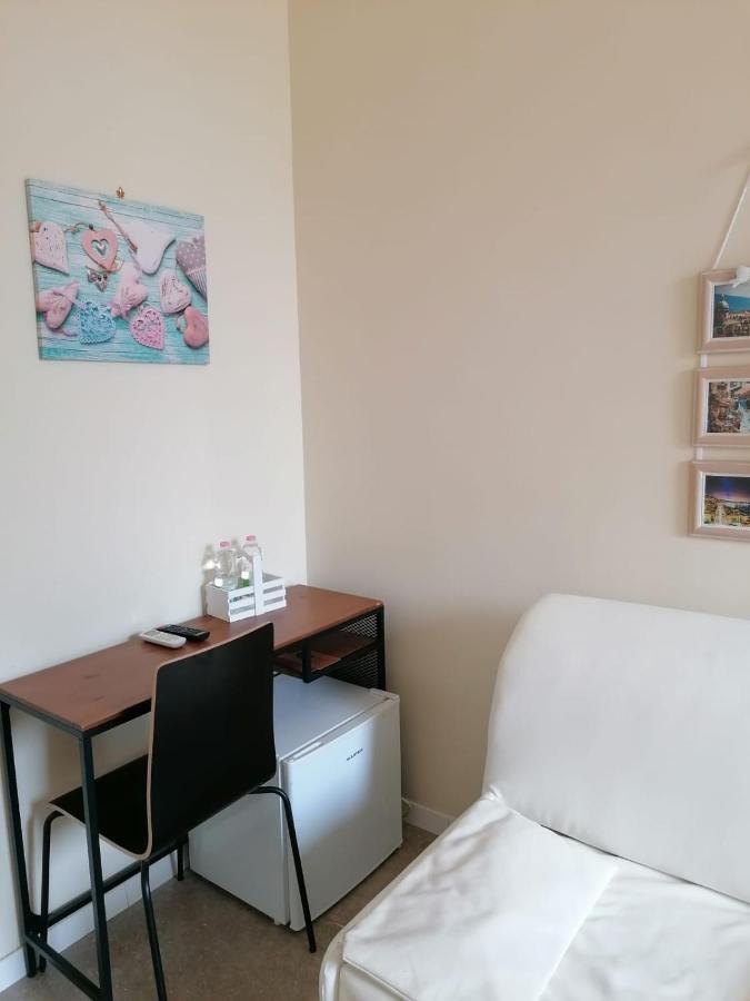 Amedeo Square Bed & Breakfast Napoli Bagian luar foto