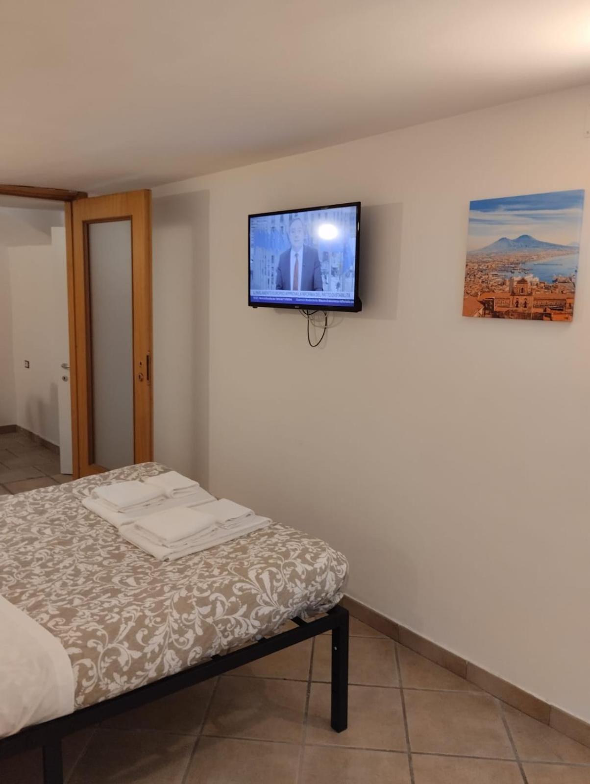 Amedeo Square Bed & Breakfast Napoli Bagian luar foto