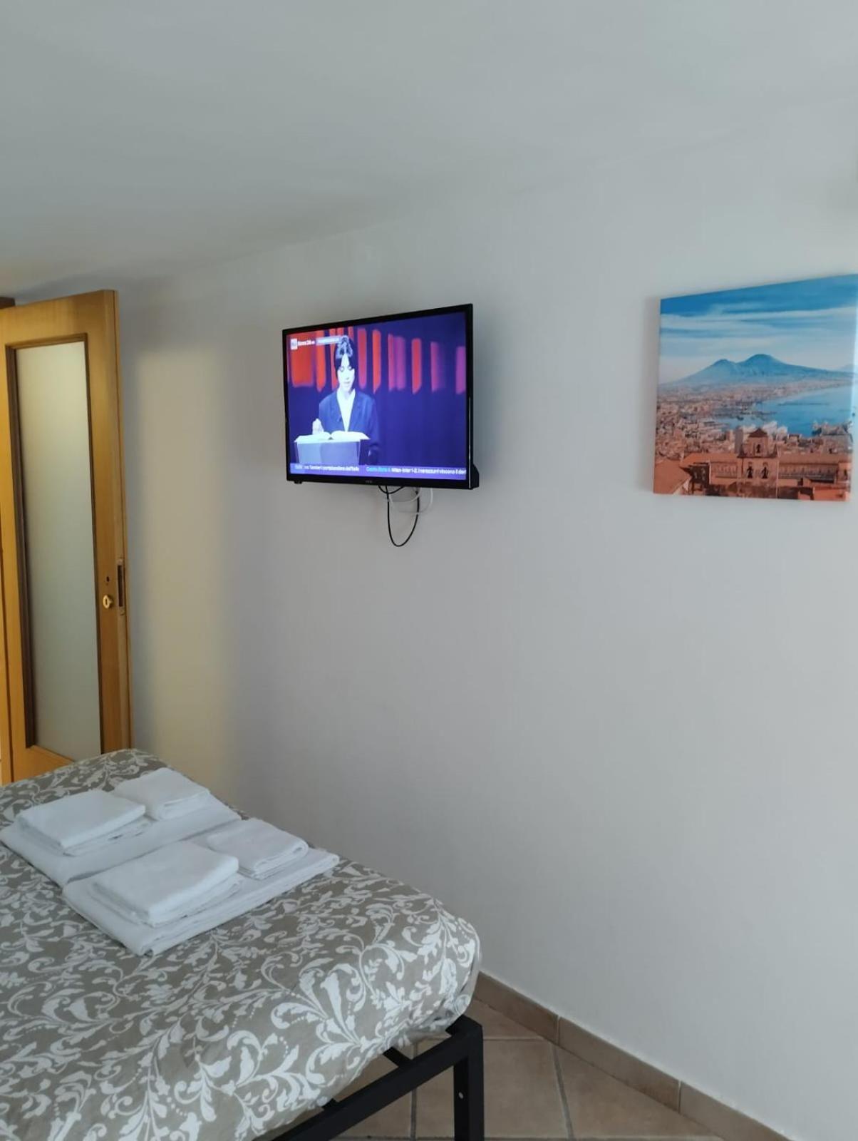 Amedeo Square Bed & Breakfast Napoli Bagian luar foto