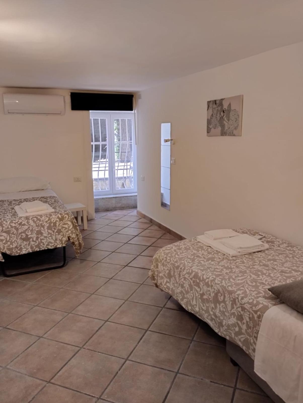 Amedeo Square Bed & Breakfast Napoli Bagian luar foto