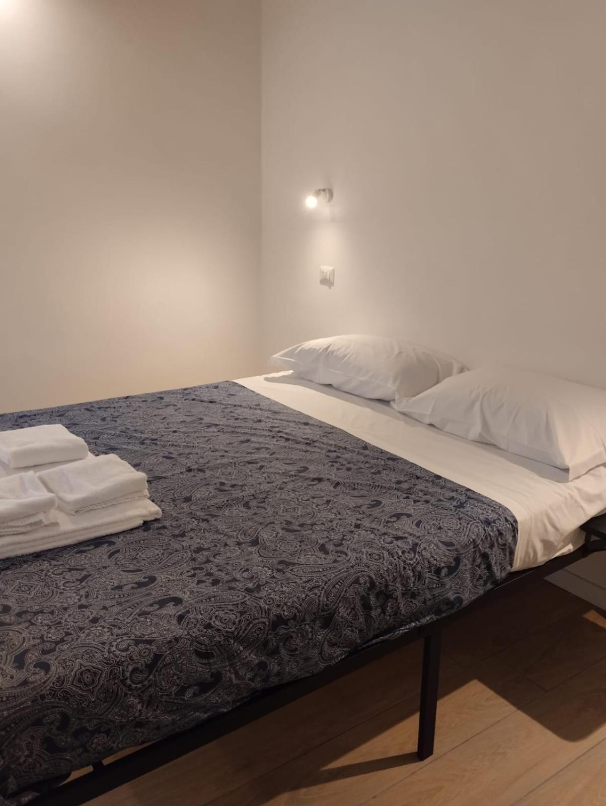 Amedeo Square Bed & Breakfast Napoli Bagian luar foto