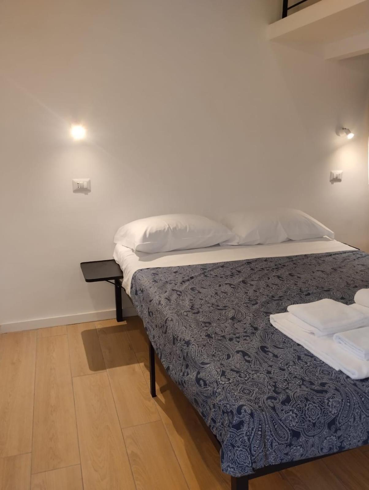 Amedeo Square Bed & Breakfast Napoli Bagian luar foto