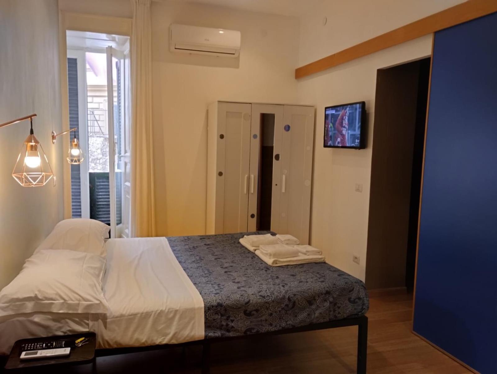 Amedeo Square Bed & Breakfast Napoli Bagian luar foto