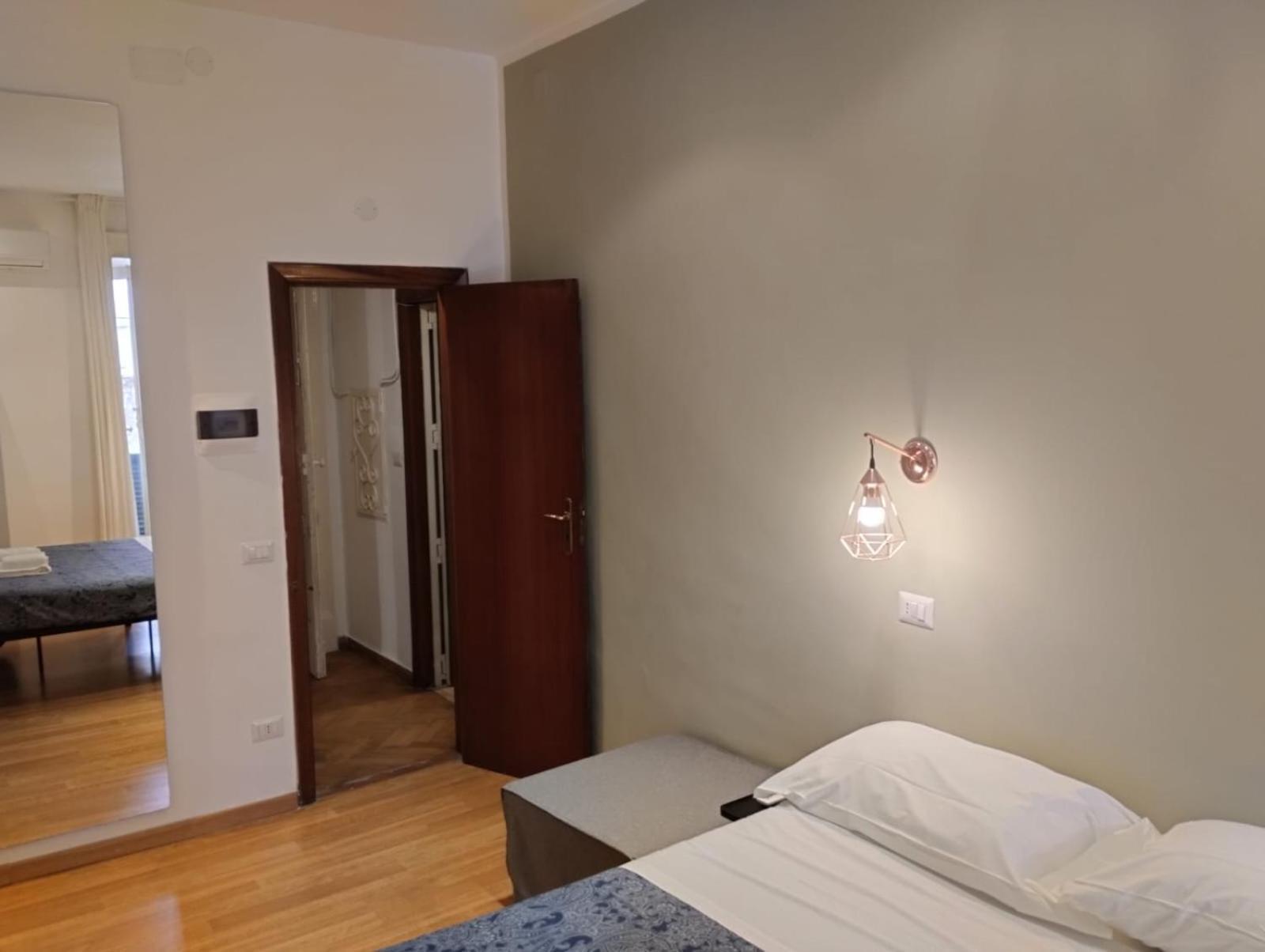 Amedeo Square Bed & Breakfast Napoli Bagian luar foto