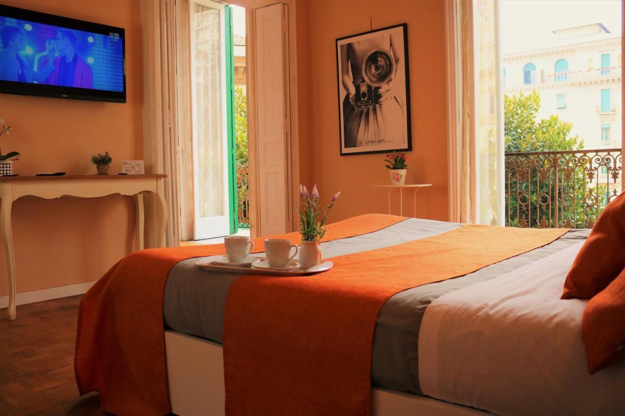 Amedeo Square Bed & Breakfast Napoli Bagian luar foto